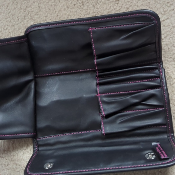 Donating soon! Mary Kay brush set bag - Picture 4 of 4